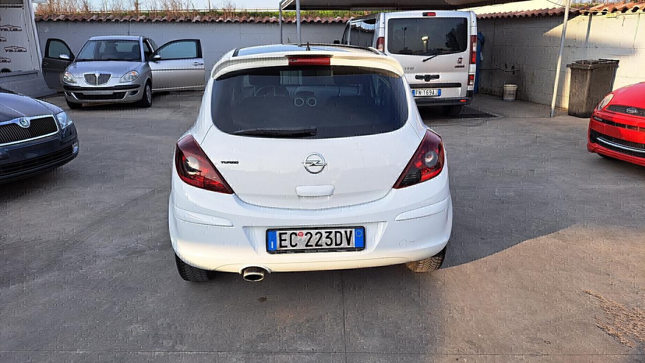 Opel Corsa 1.2 3 porte b-color