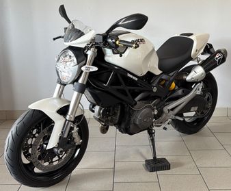 Ducati Monster 696