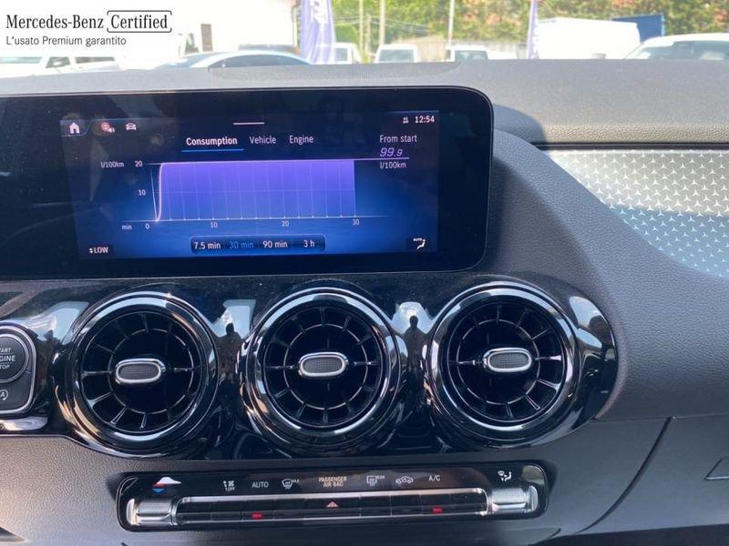 Mercedes-Benz GLA 180 D ADVANCED AUTO