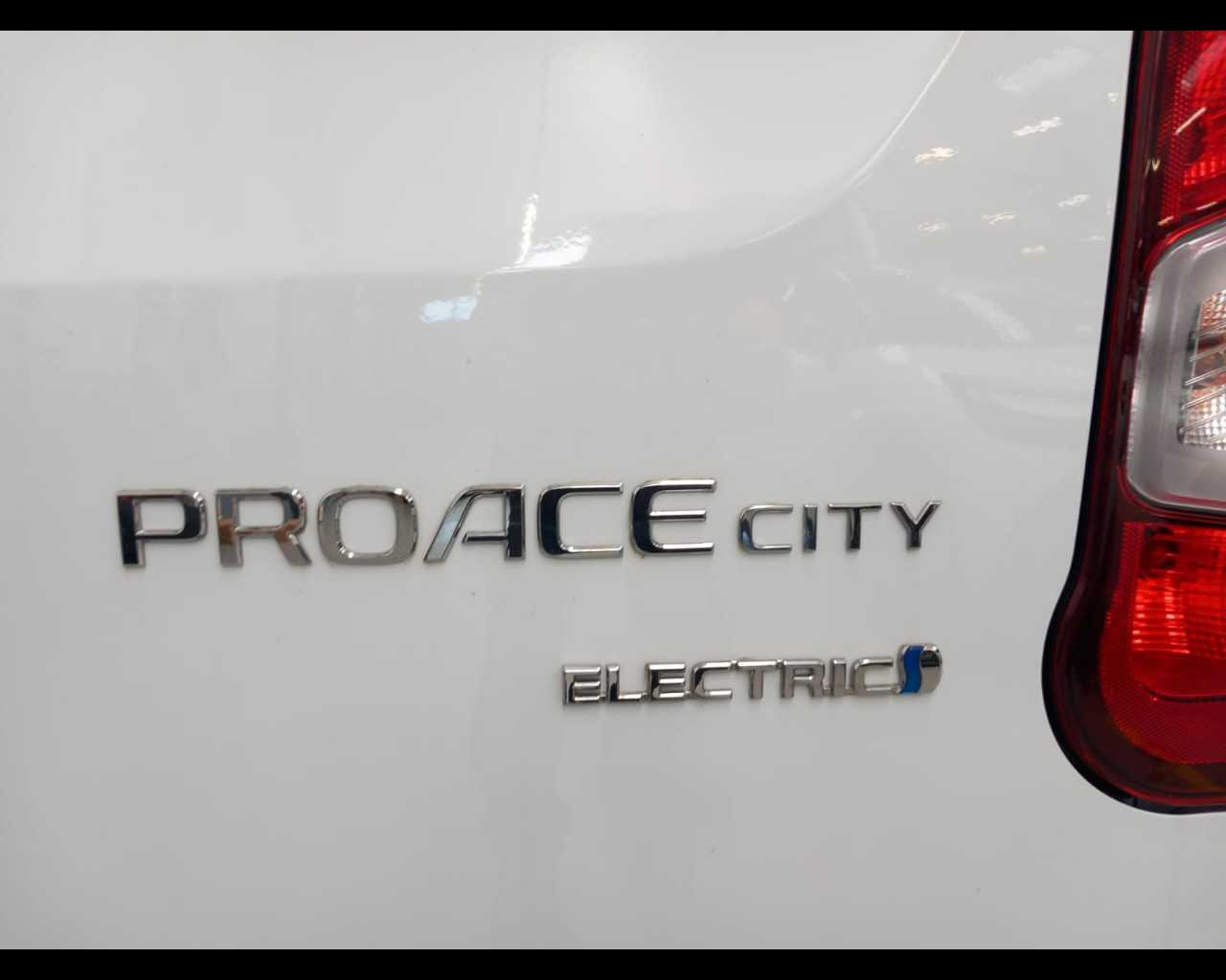 TOYOTA P.CITY EV L1 50KWH S CMF23