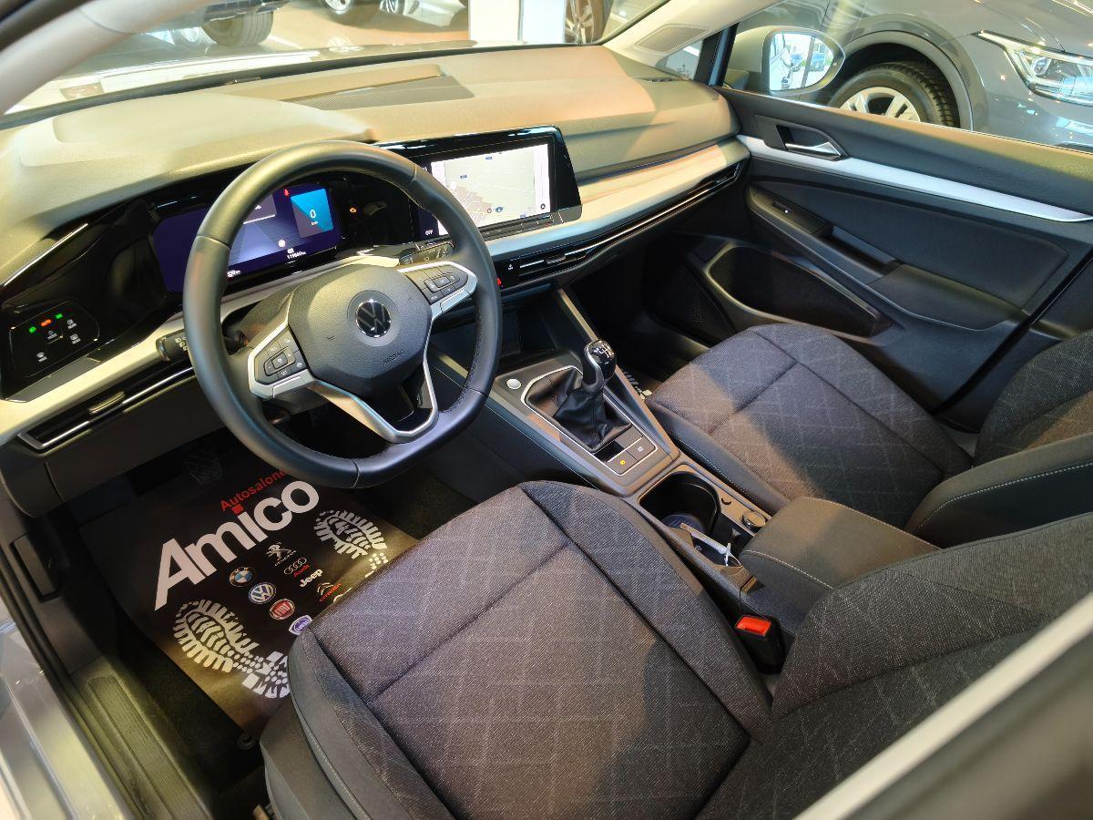 VOLKSWAGEN Golf 8 2.0 TDI Luci Ambient-Cockpit
