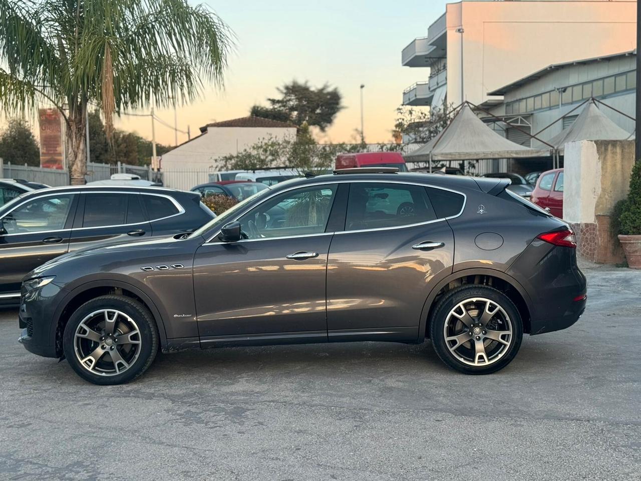 Maserati Levante Granlusso TETTO APRIBILE
