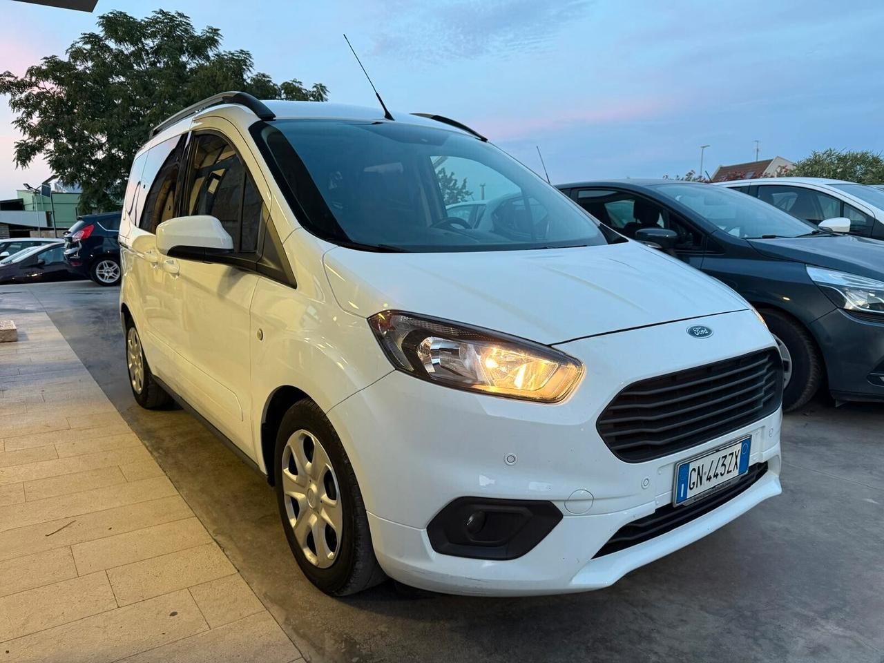 Ford Tourneo Courier 2020 1.5 tdci 100cv S&S Sport my20