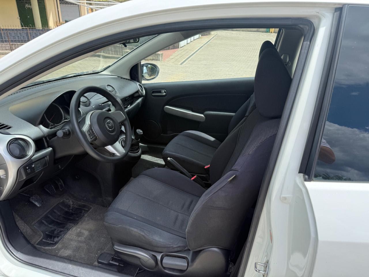 Mazda2 1.3 16V 86CV neopatentato