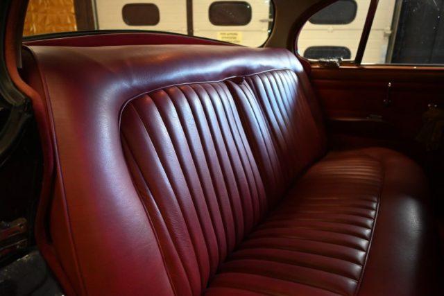 DAIMLER Sovereign 2.5 V8 AUTO GUIDA A DESTRA PERFETTA ITALIANA NUOVA