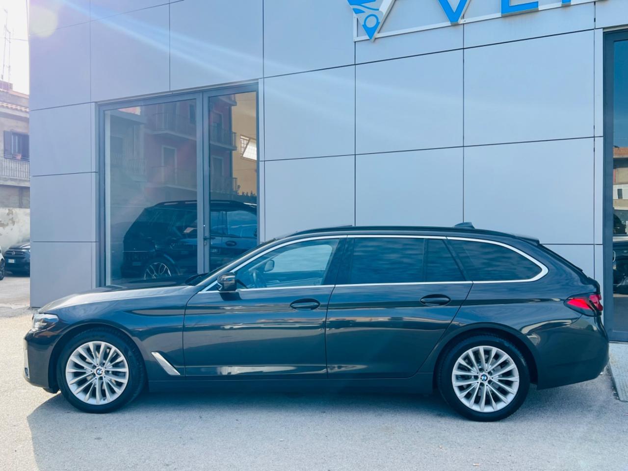 Bmw 520d xDrive Touring Luxury - possibilità noleggio no scoring