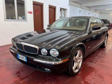 Jaguar XJ 4.2 V8 cat Sovereign