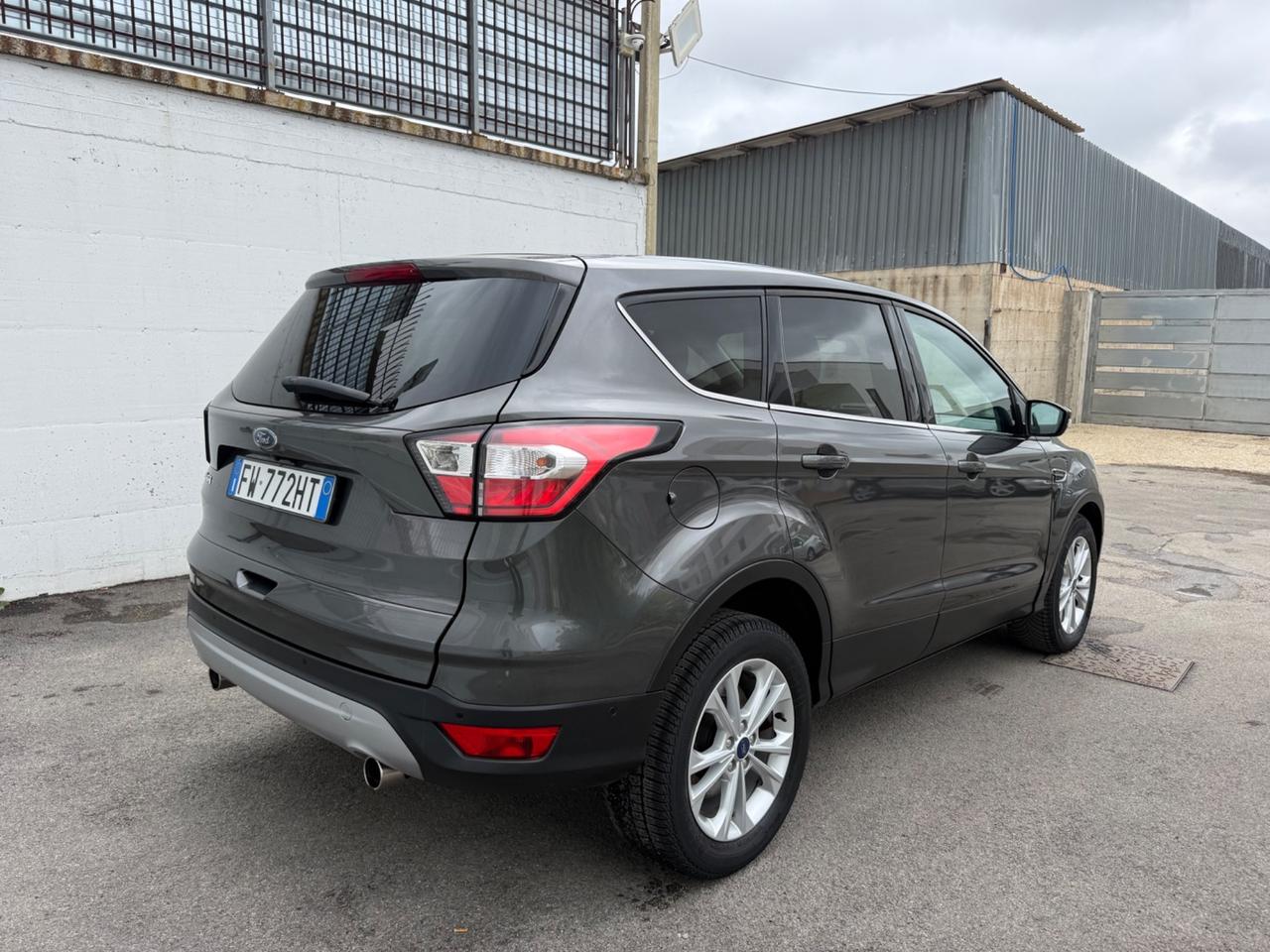 Ford Kuga 1.5 TDCI 120 CV Cambio Automatico