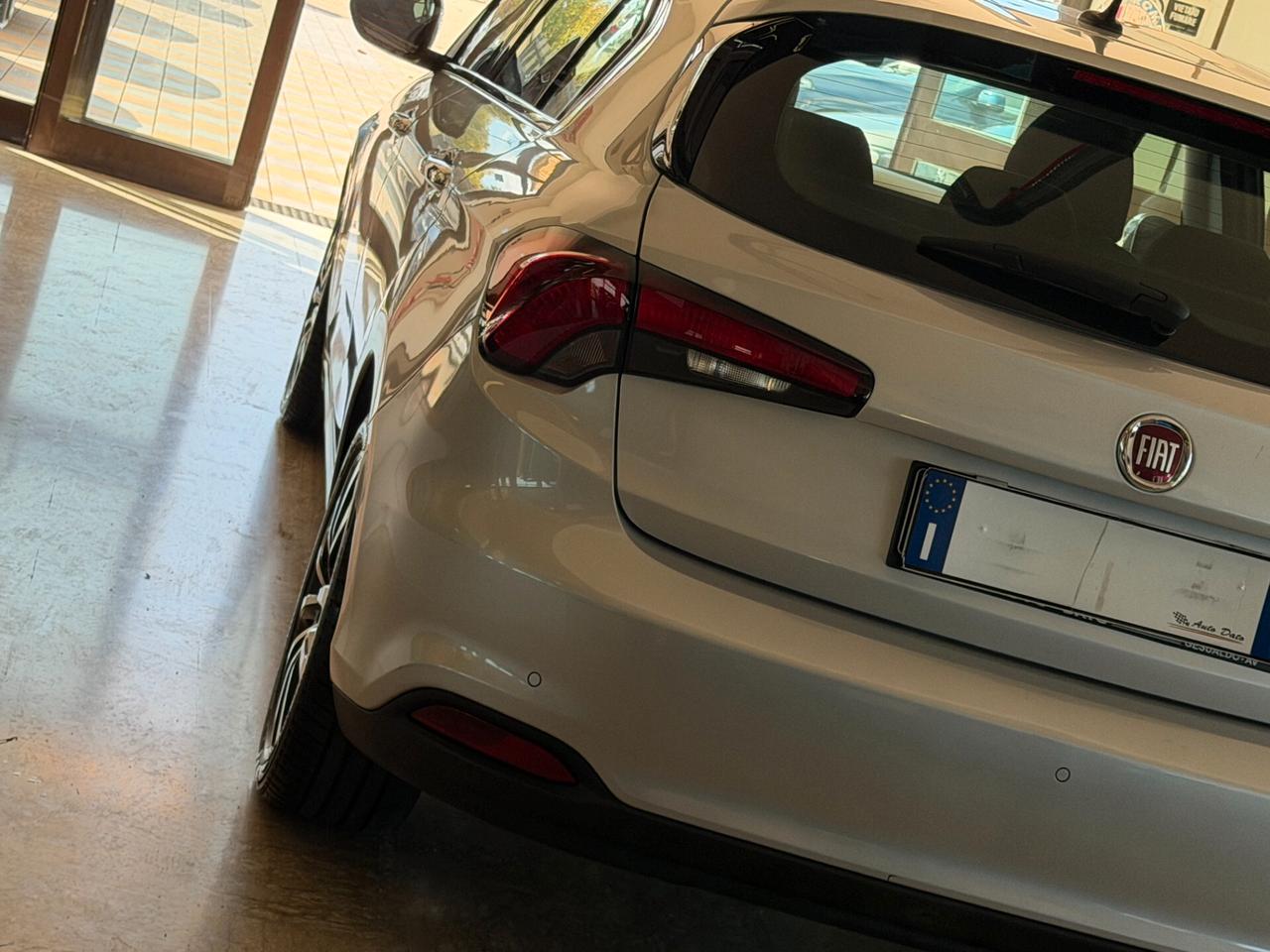 Fiat Tipo 1.6 M.JET 120 cv. 5 porte LOUNGE (Nav)