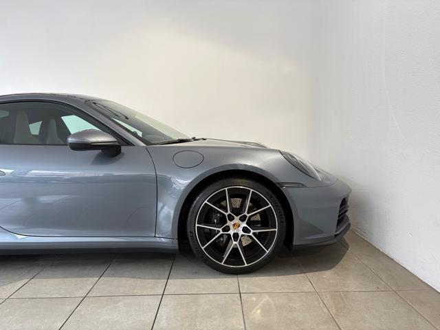 PORSCHE 992 Carrera