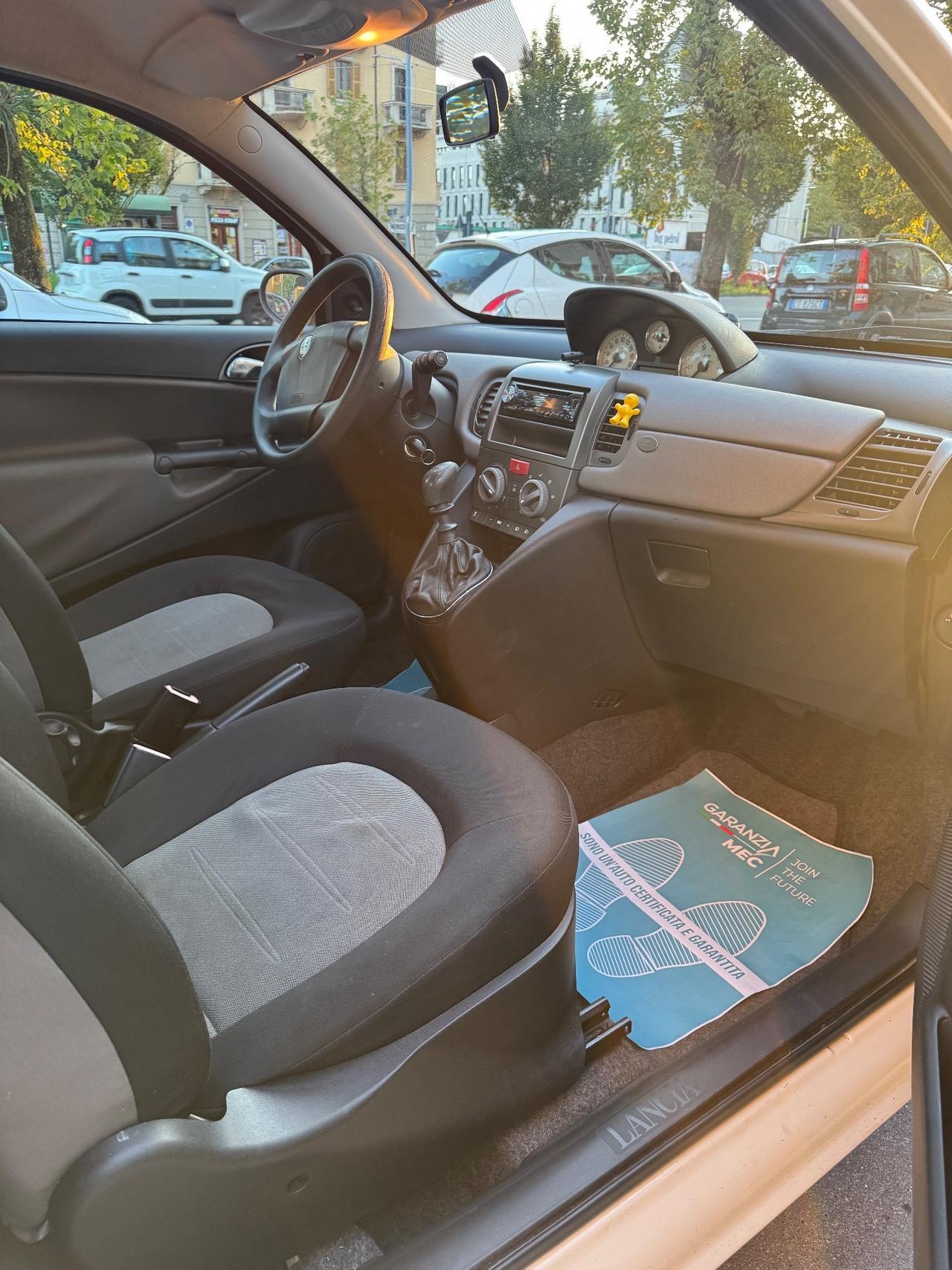 Lancia Ypsilon 1.2 60 cv Argento