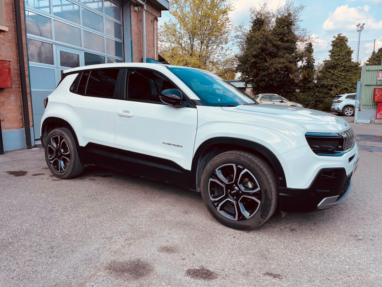 Jeep Avenger 1.2 Turbo Summit – 12/2024 – 15.000 km – Pari al nuovo – Garanzia Jeep