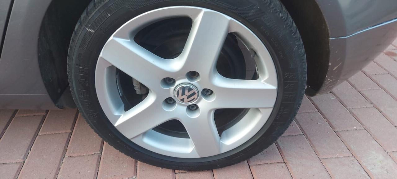 Volkswagen Golf 2.0 16V TDI 5p. Sportline