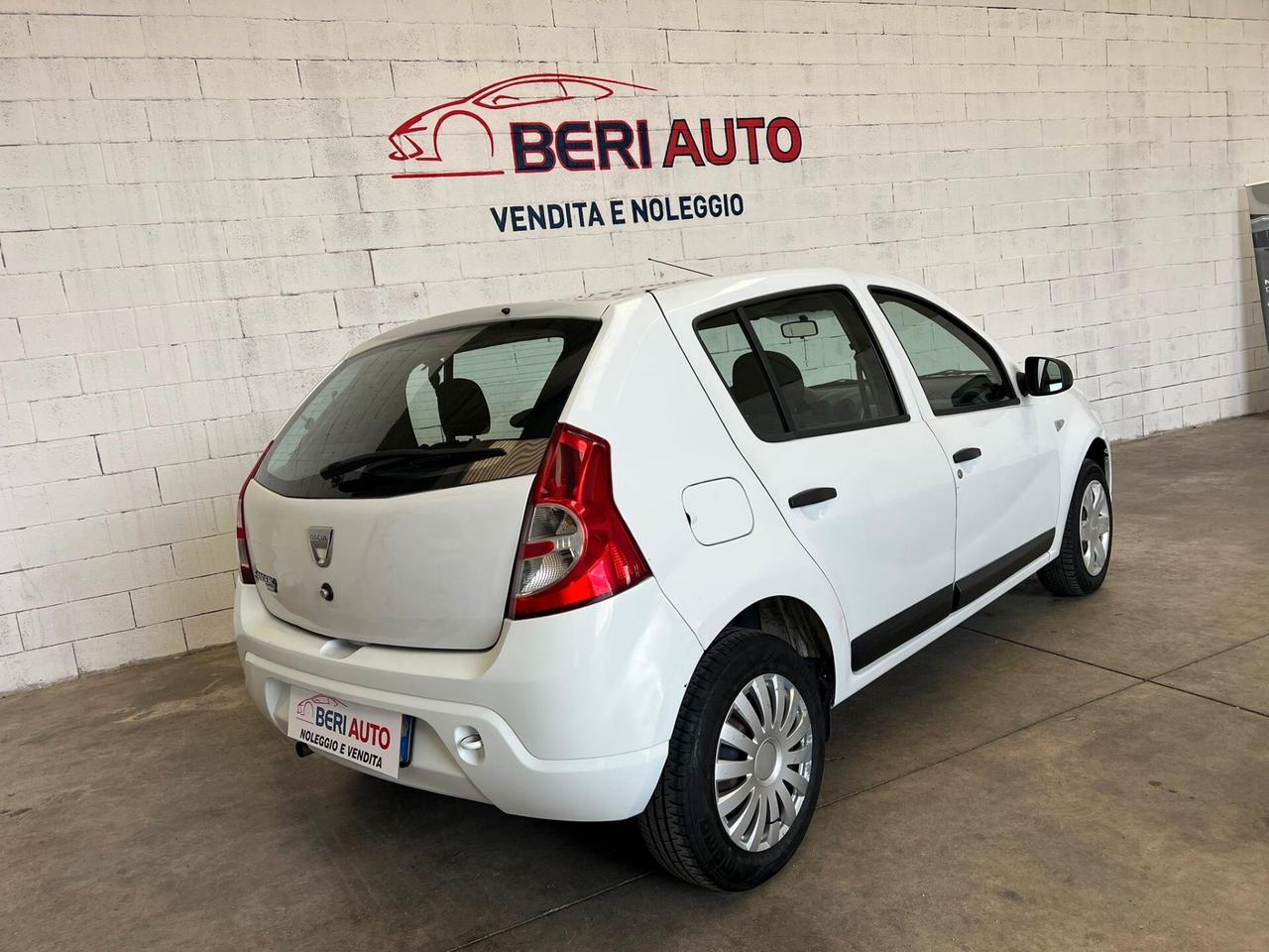 Dacia Sandero 1.4 8V GPL Lauréate adatta neopatentati