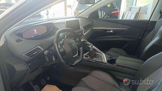 PEUGEOT 3008 1.5 dci 130 CV Experience