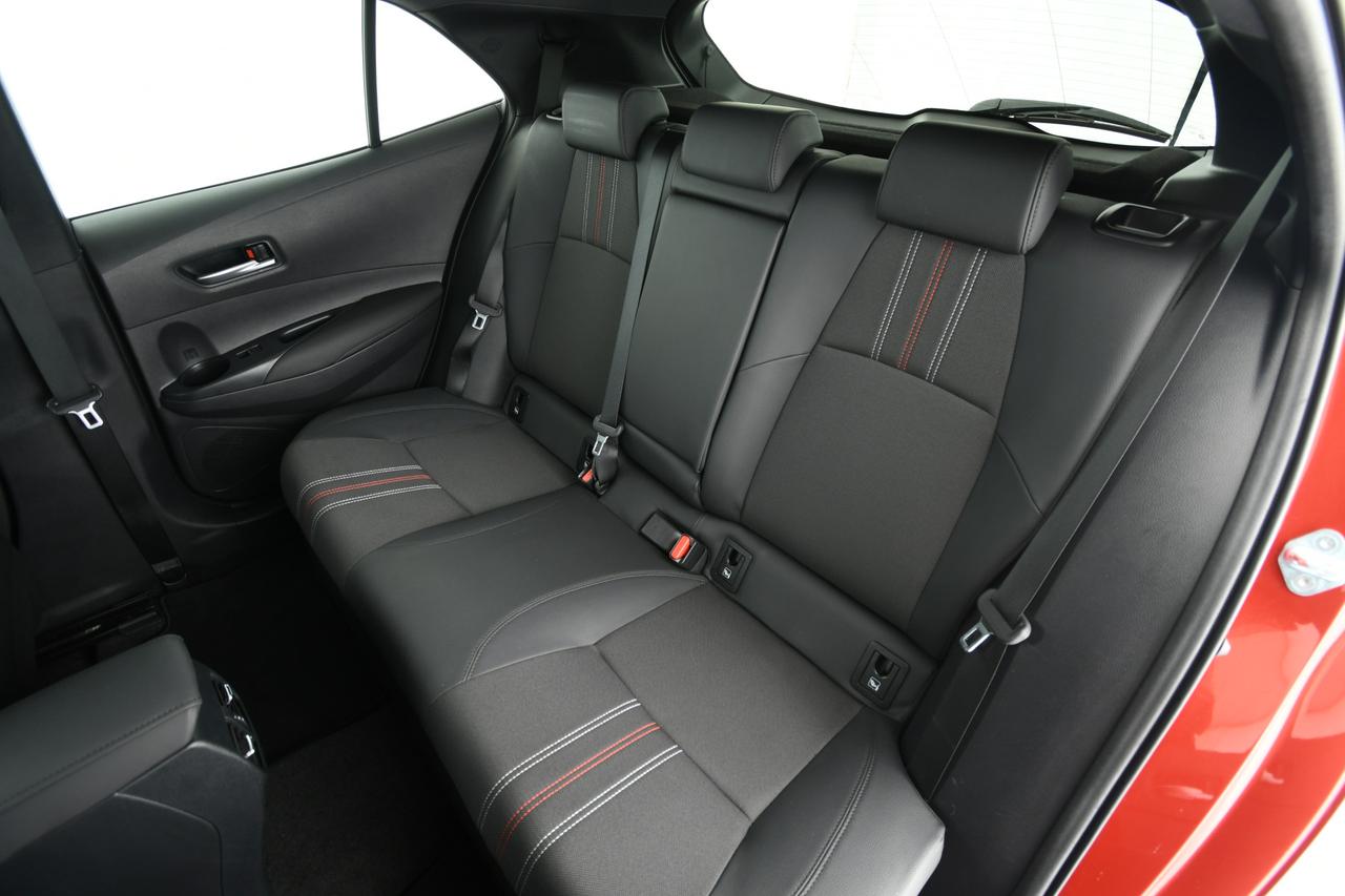 TOYOTA Corolla 2.0h GR Sport cvt CAMERA+ACC+APP CONNECT