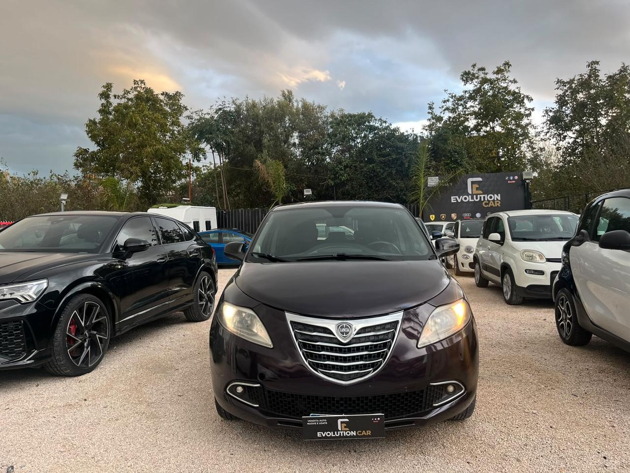 Lancia Ypsilon 1.2 69 CV 5 porte S&S Silver 2014