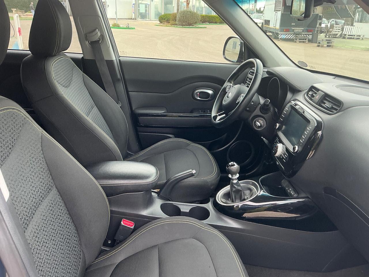 KIA SOUL 1.6 CRDI 136 Cv STRAFULL BI-COLOR 10/2016