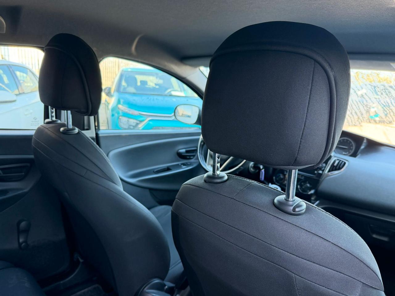 Lancia Ypsilon 1.0 FireFly 5 porte S&S Hybrid Gold