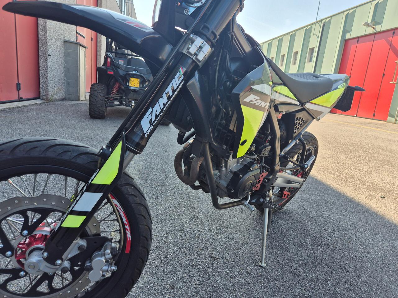Fantic Motor XMF 125 MOTARD - 2022 - GARANZIA 12 MESI - RATE FINANZIABILE