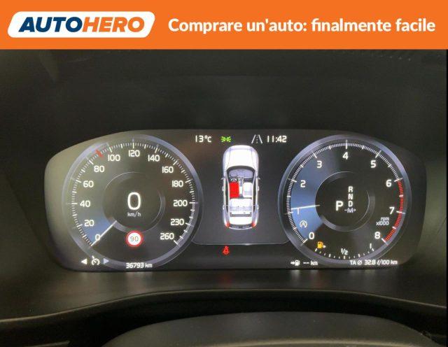VOLVO XC40 T2 Geartronic Momentum Pro