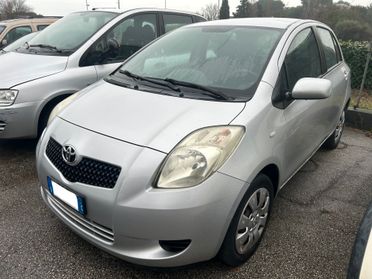 Toyota Yaris 1.0 5 porte Sol