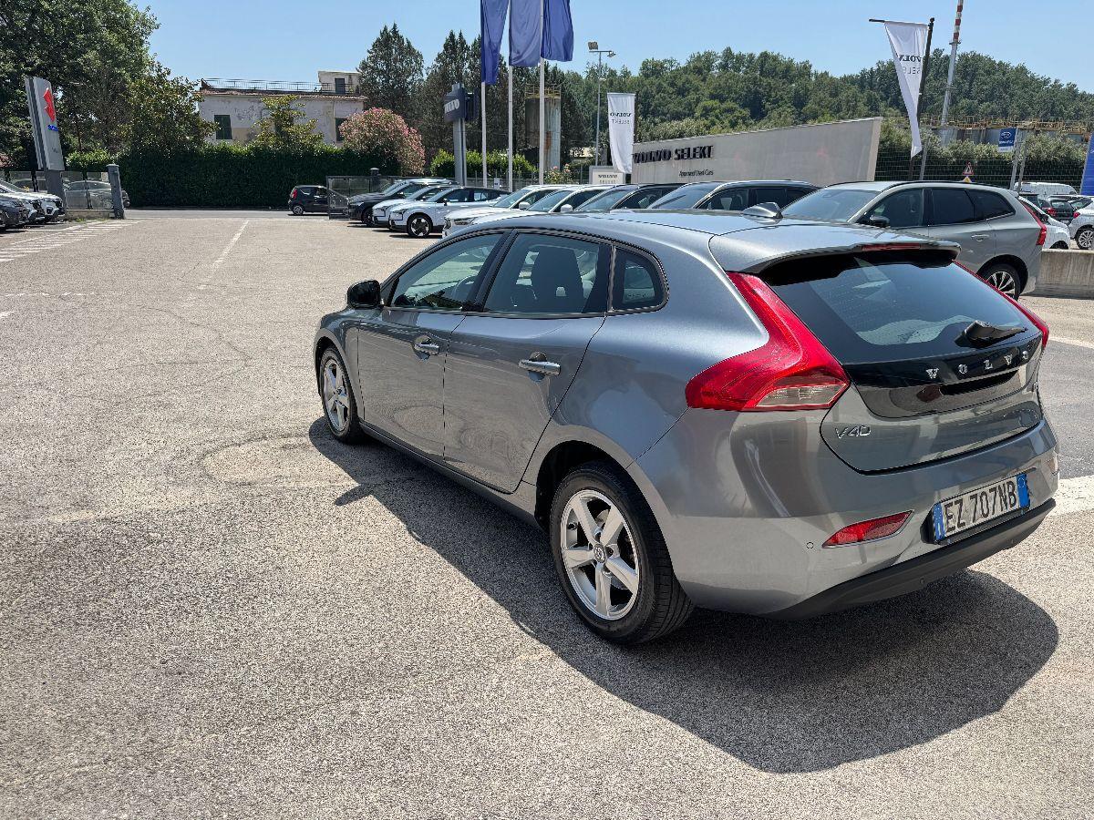 VOLVO - V40 - D2 Summum