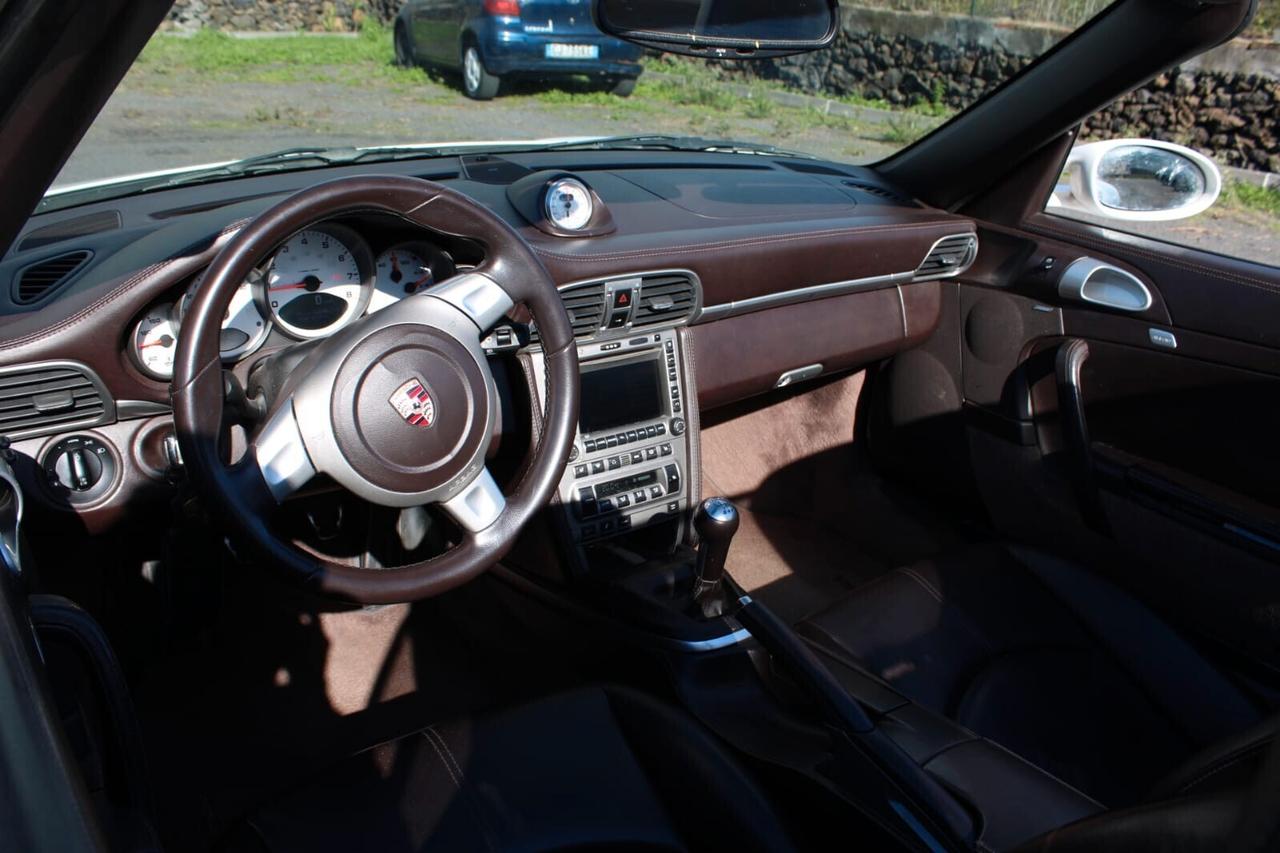 Porsche 911 Carrera 4S Cabriolet