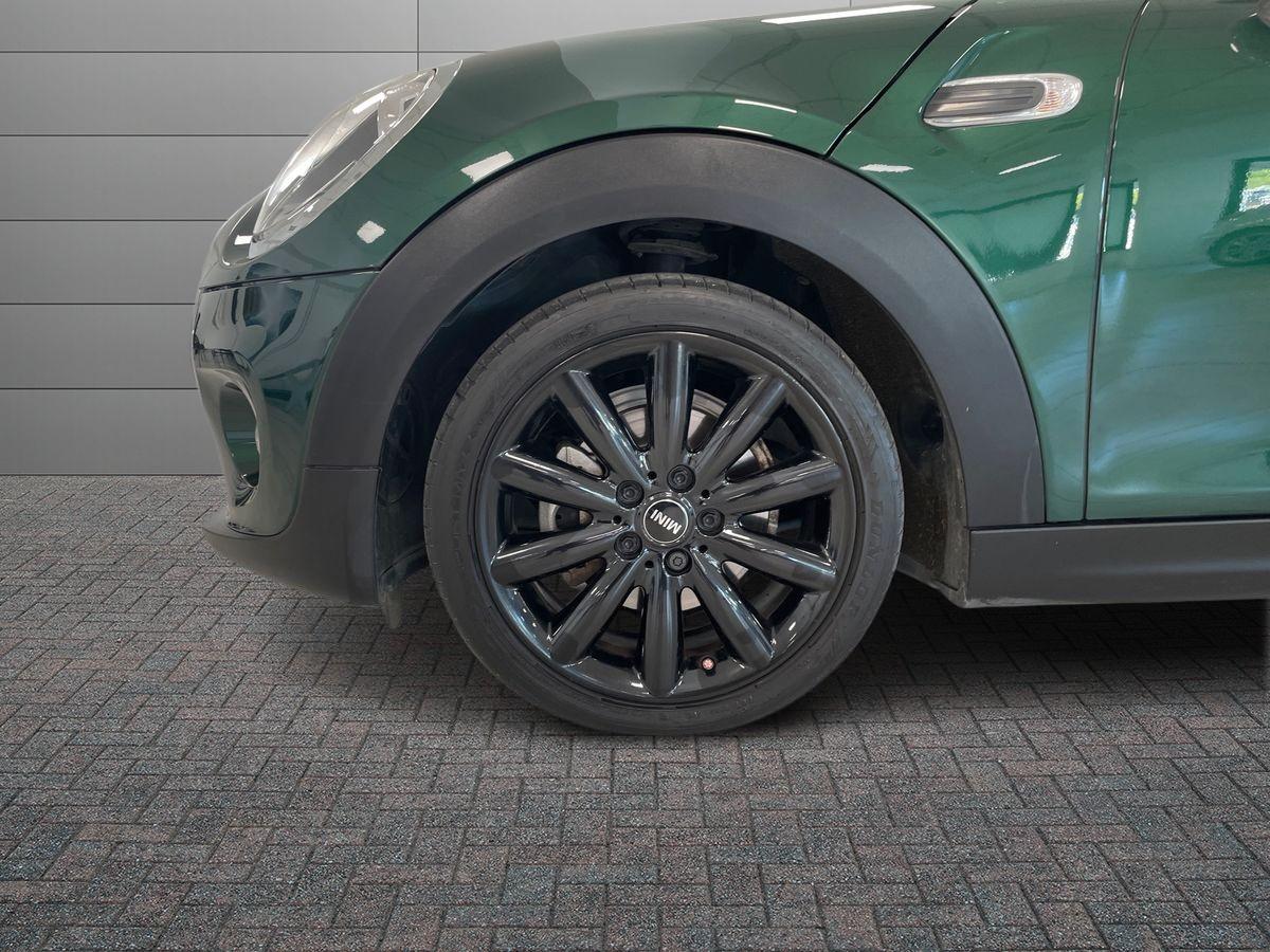 MINI Mini IV F55-F56 2014 - Mini 1.5 Cooper D Business XL 5p auto my18