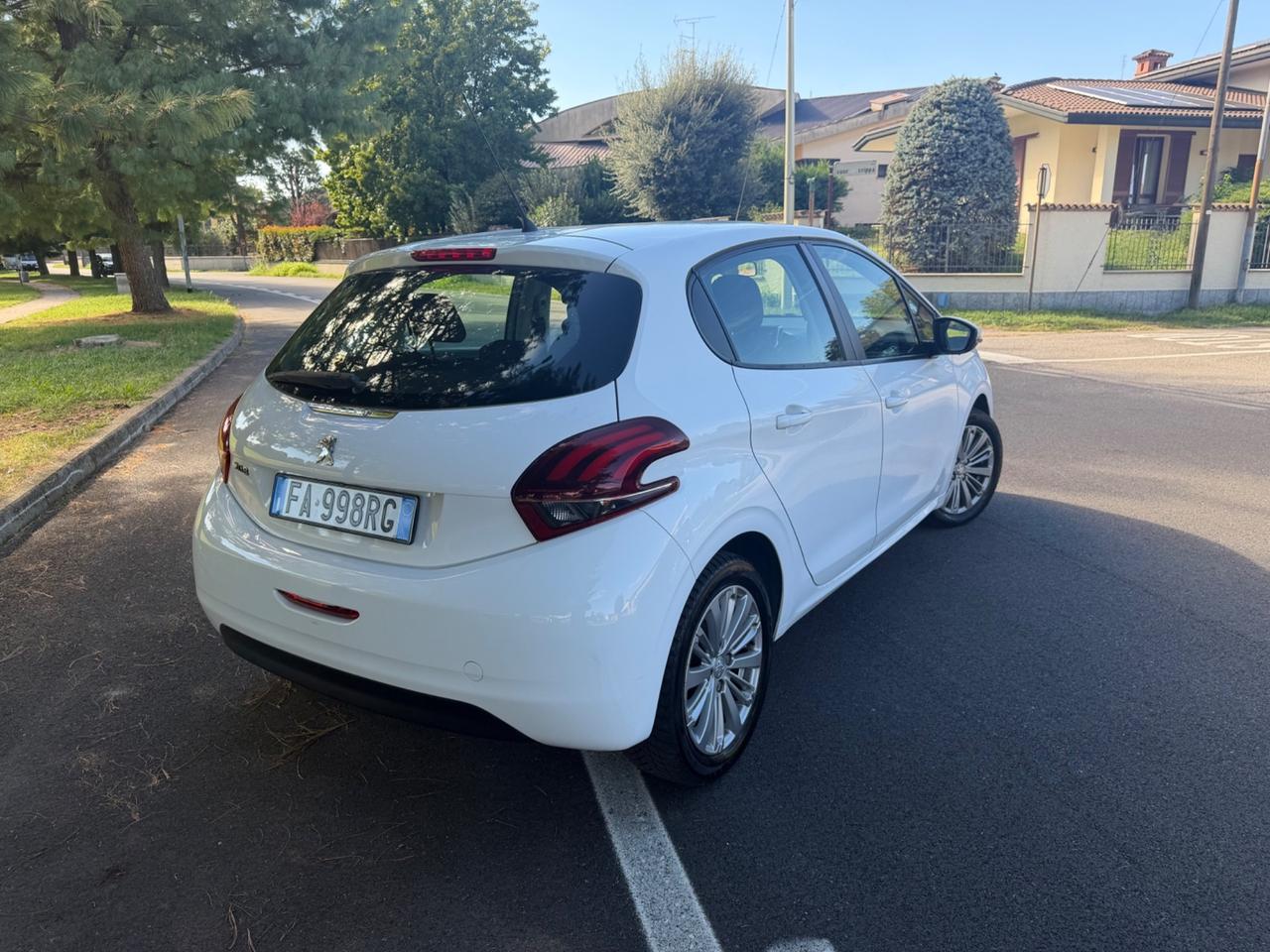Peugeot 208 PureTech 82 3 porte Allure