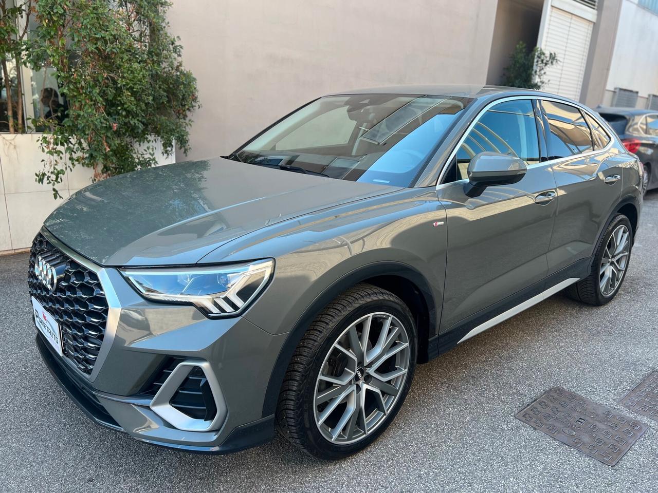 Audi Q3 Sportback SPB 35 2.0 tdi S line edition s-tronic LED/CAMERA/20; PERFETTA!!