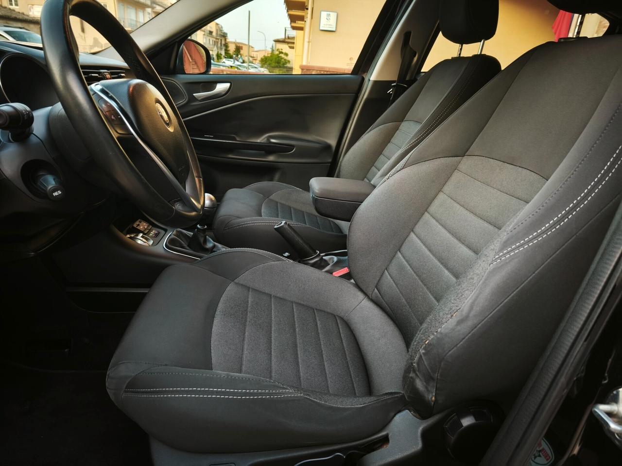 Alfa Romeo Giulietta 1.6 JTDm-2 120 CV Distinctive