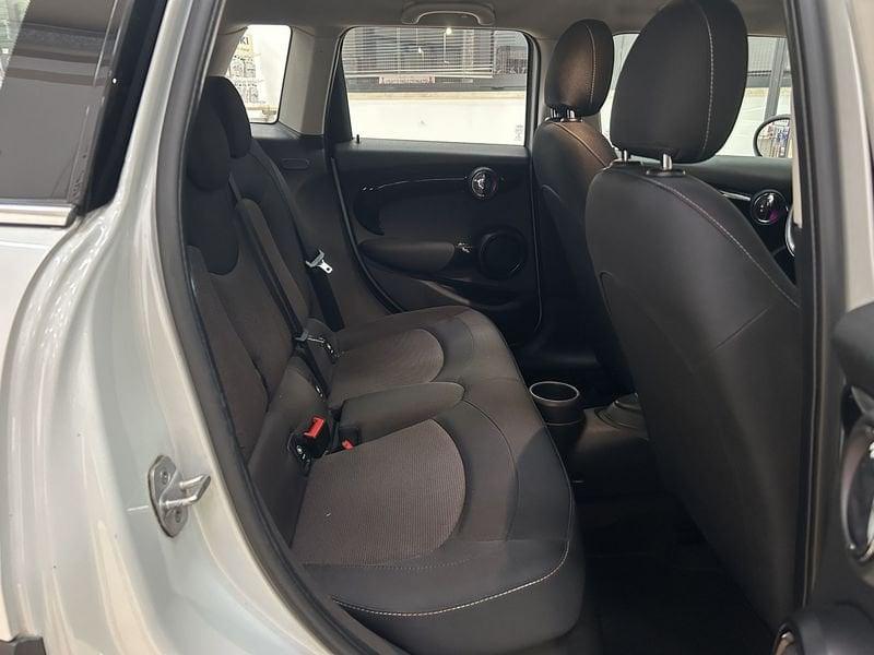 MINI Mini 5 porte Mini 5p 1.5 Cooper D Business