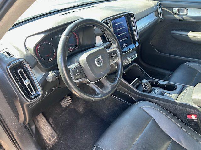 VOLVO XC40 D4 AWD Geartronic Momentum
