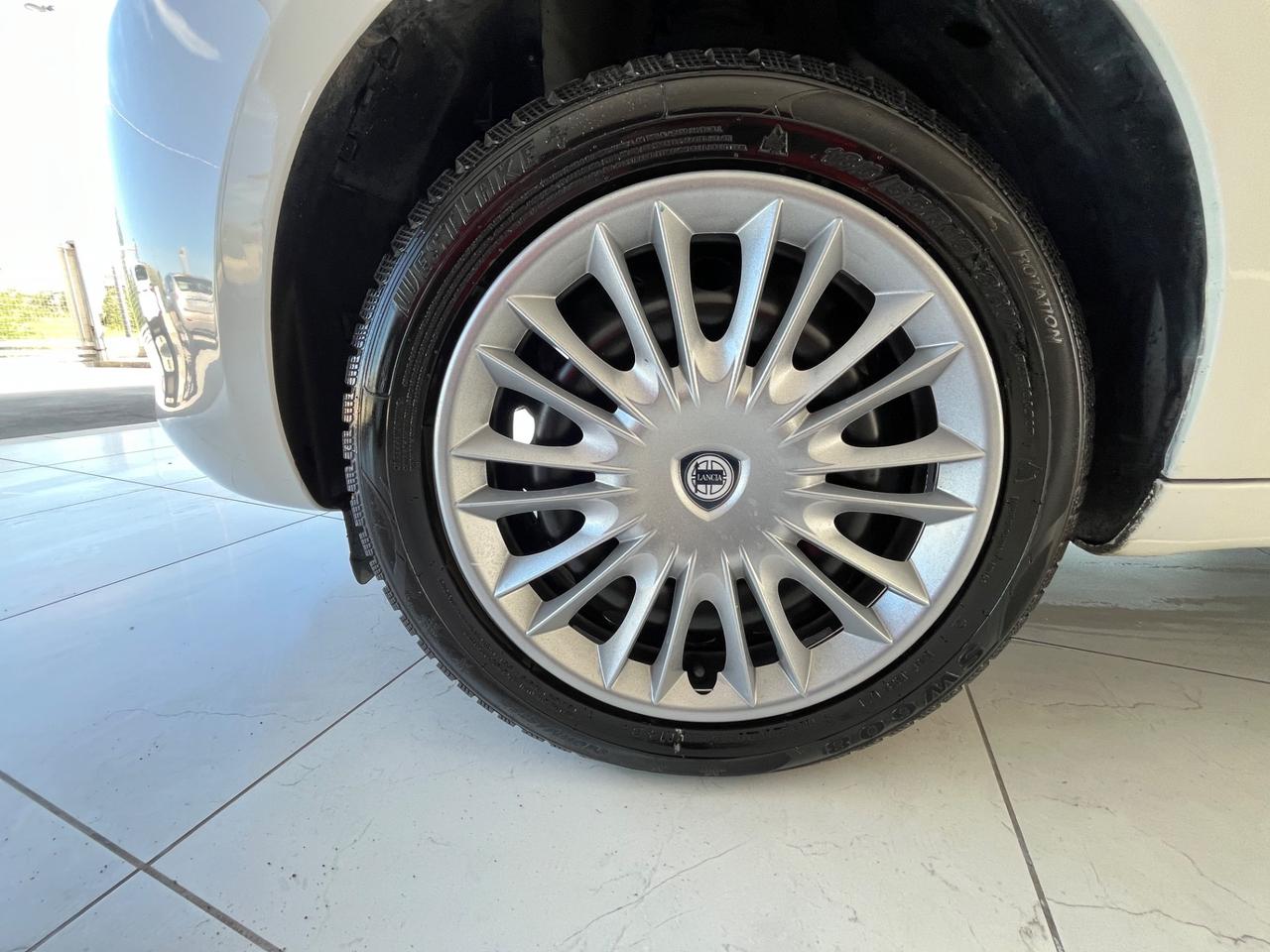 Lancia Ypsilon 1.2 69 CV 5 porte 111000 km