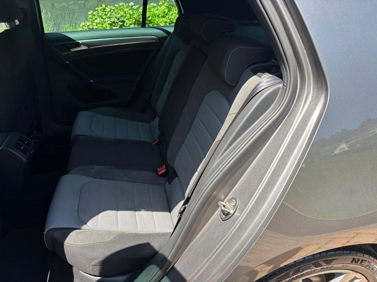 Volkswagen Golf 1.6 TDI 110 CV 5p. R-LINE