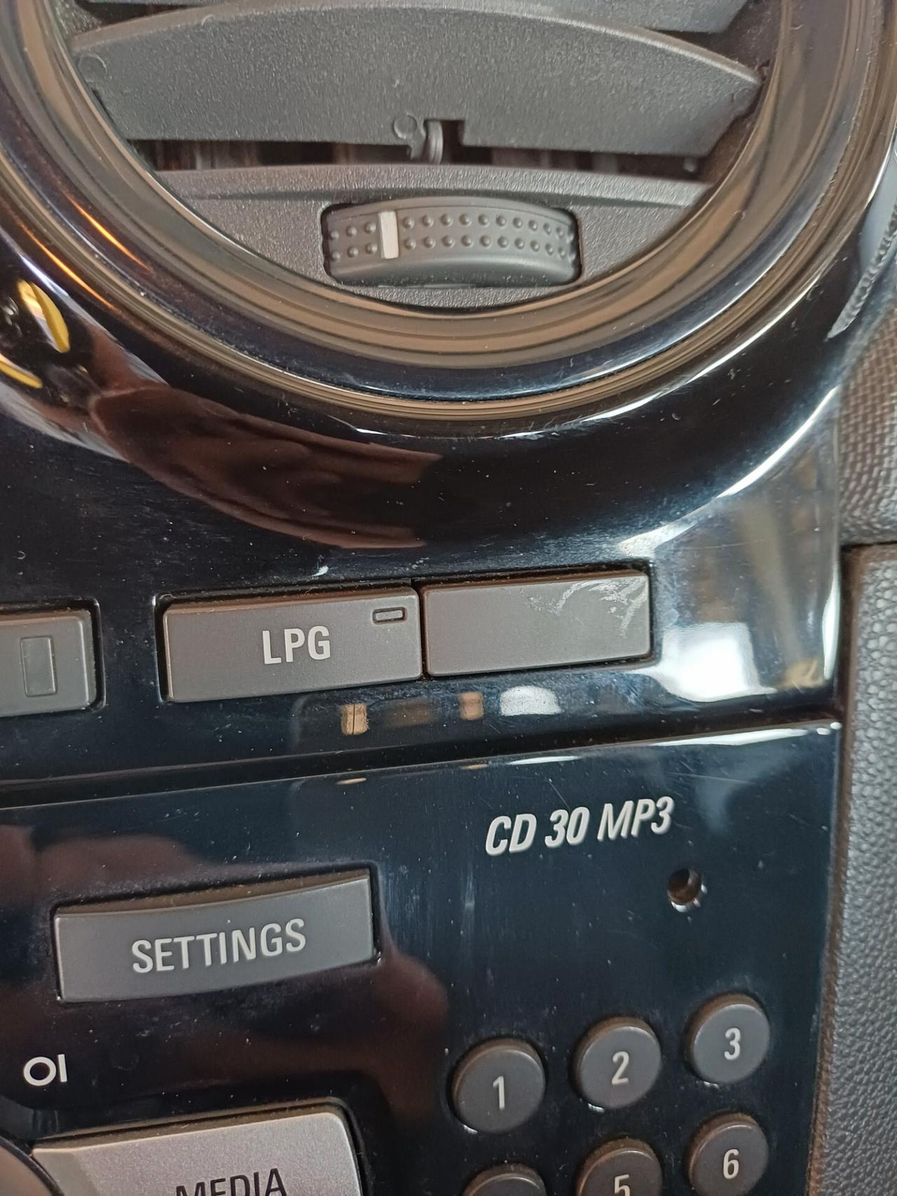 Opel Corsa 1.2 85CV 3 porte GPL-TECH Ecotec