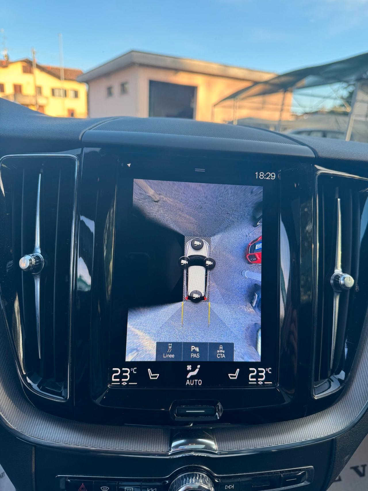 Volvo XC 60 XC60 D5 AWD Geartronic R-design