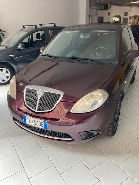 Lancia Ypsilon 1.4 Argento Ecochic GPL