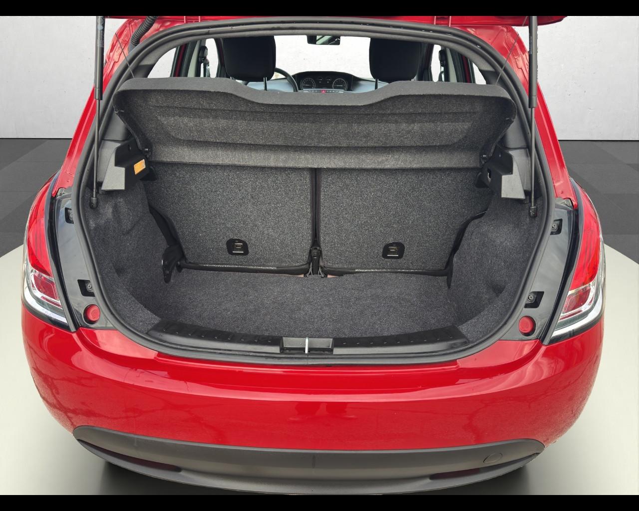 LANCIA Ypsilon 3ª serie - Ypsilon 1.0 FireFly 5 porte S&S Hybrid Ecochic Silver