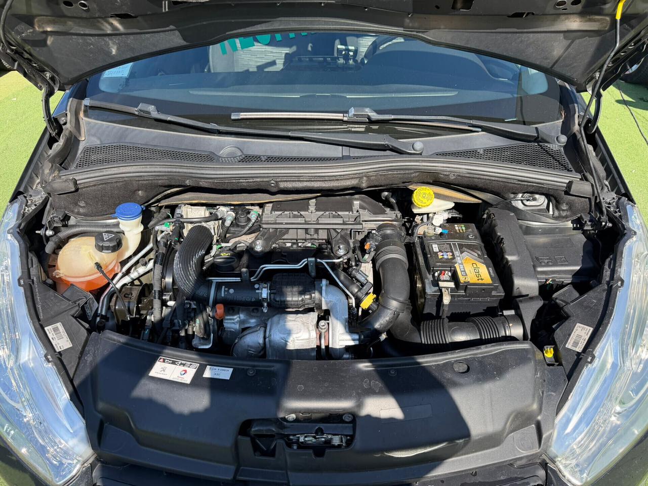 Peugeot 208 1.4 HDi 68 CV 5 porte Allure