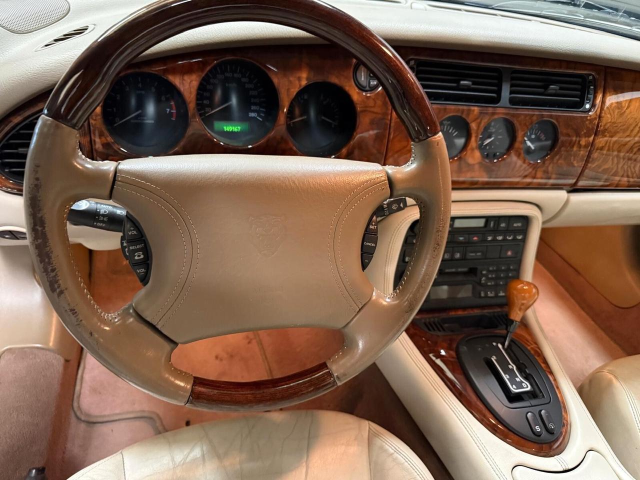 Jaguar XKR 4.0 Coupé asi