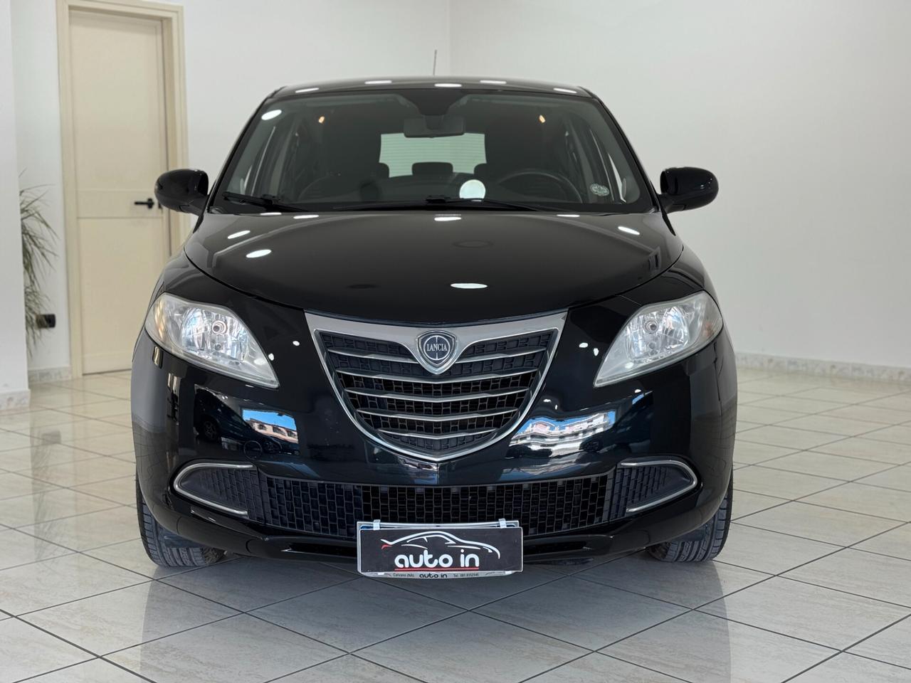 Lancia Ypsilon 1.2 69 CV 5 porte Silver