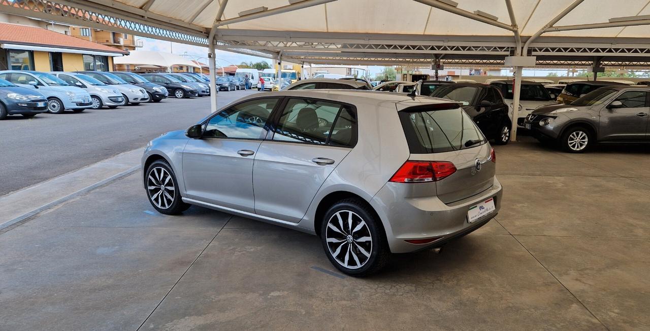 Volkswagen Golf 7 1.6 TDi 105cv HighLine