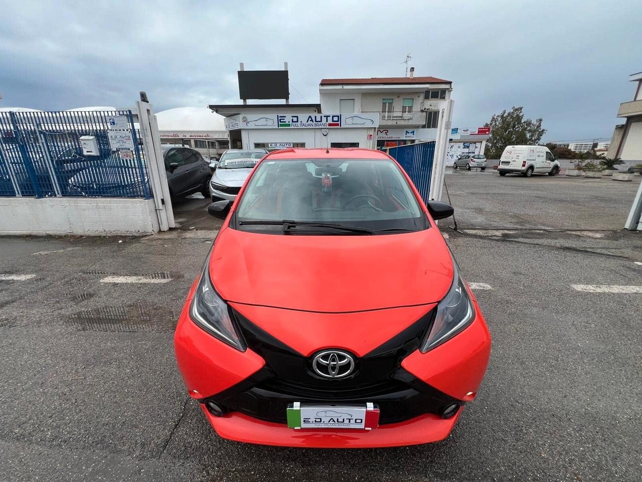 TOYOTA AYGO 1.0 VVT 69CV FULL OPTIONAL PARI AL NUOVO