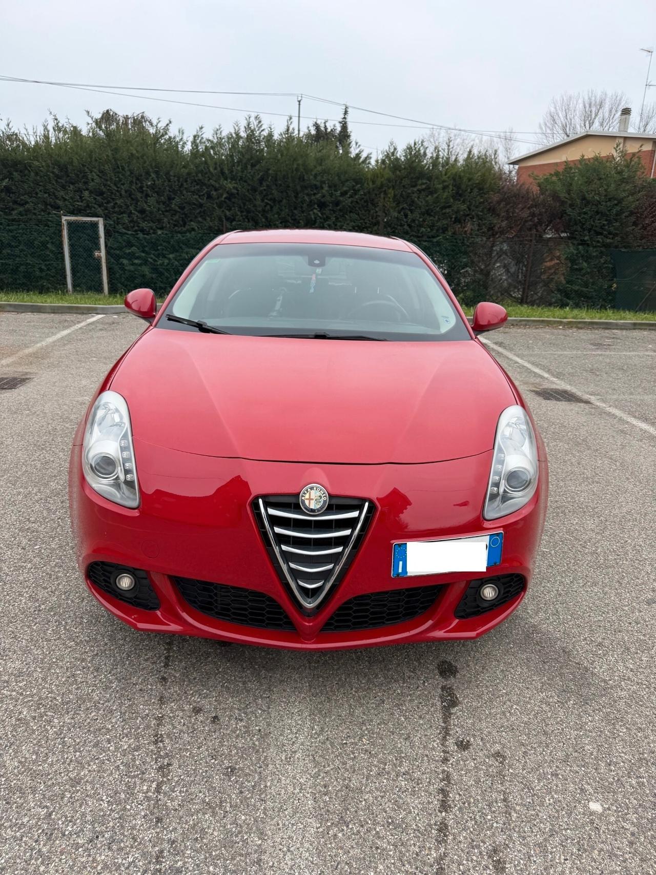 Alfa Romeo Giulietta 2.0 JTDM - PELLE - 12 MESI DI GARANZIA -