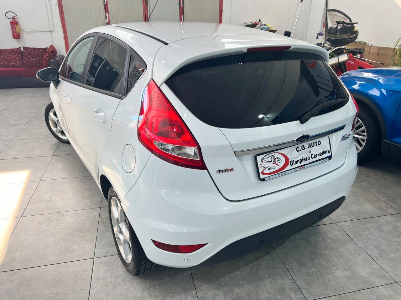 Ford Fiesta 1.4 TDCi 70CV - TITANIUM - 2011