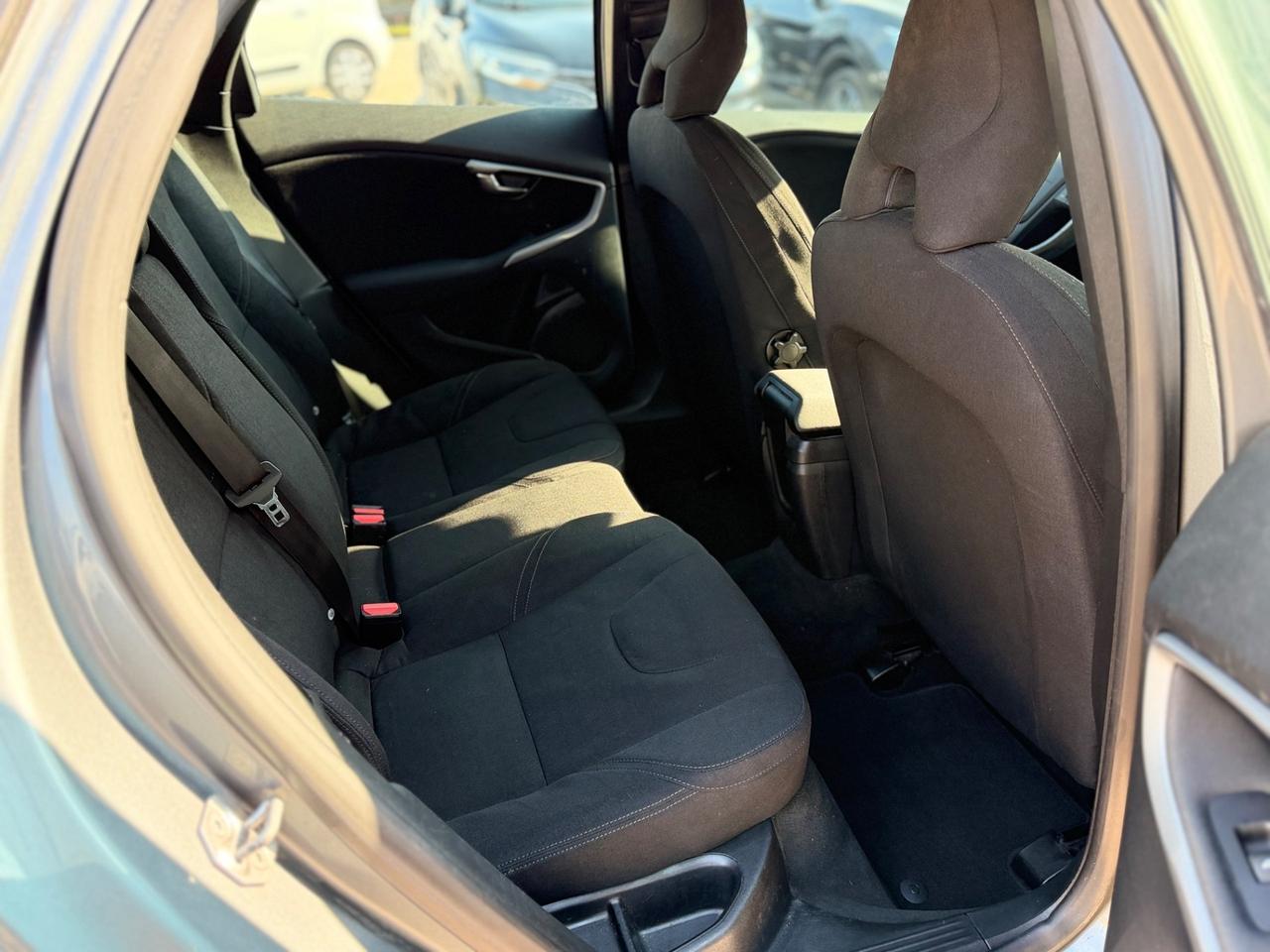 Volvo V40 D2 1.6 SUMMUM