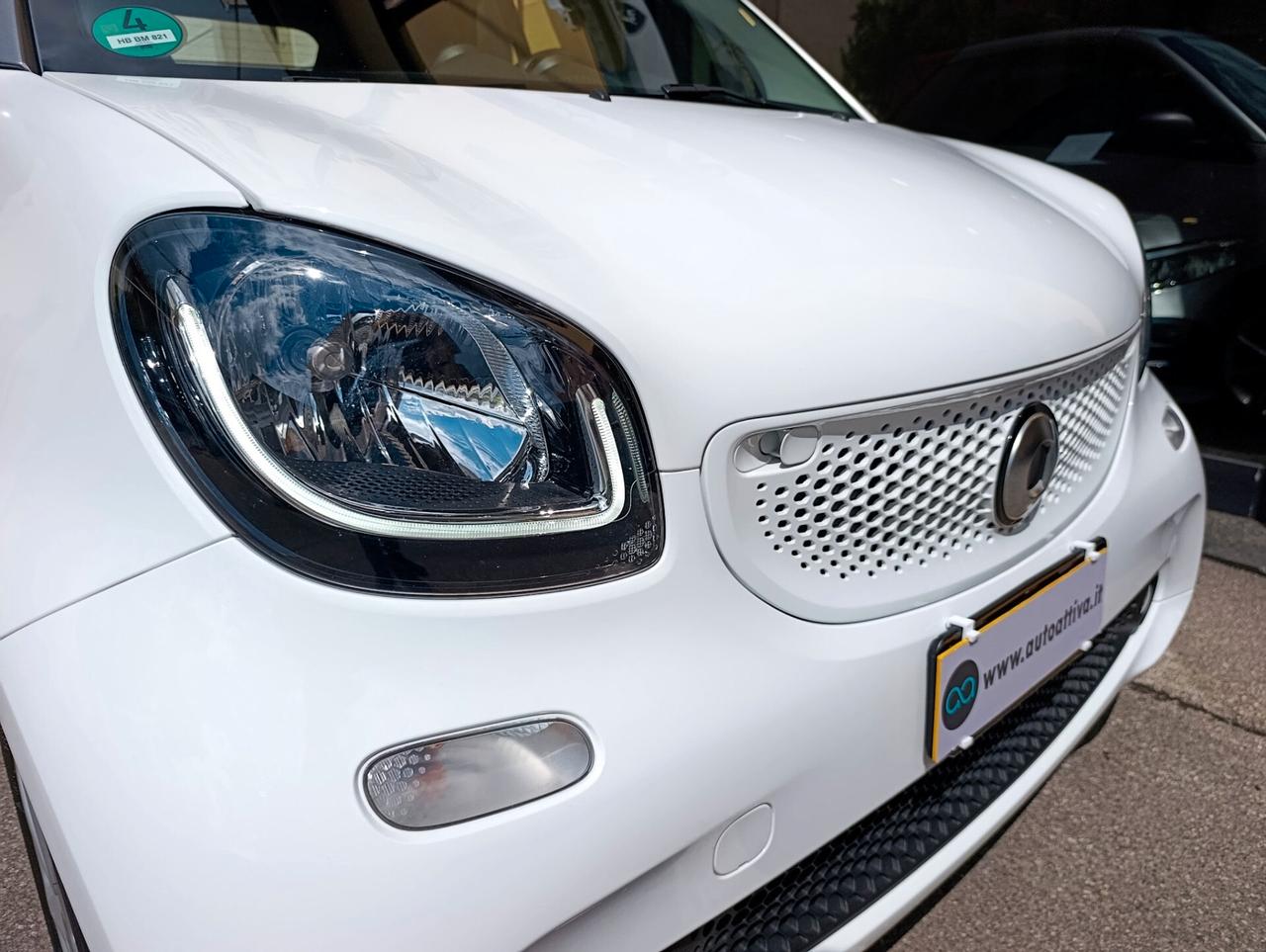 Smart ForTwo 90 0.9 T twinamic cabrio Passion Capote Rossa