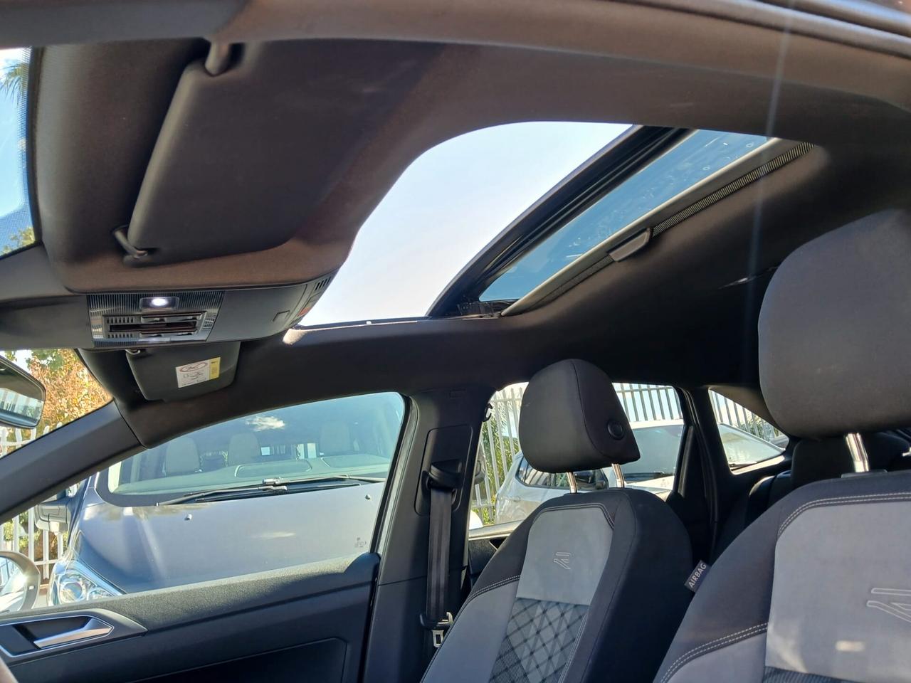 Volkswagen Taigo 1.0 TSI 110 CV DSG R-Line